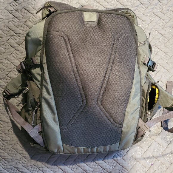 Patagonia Paxat Backpack 32L - Grey/Gold - Picture 7 of 12
